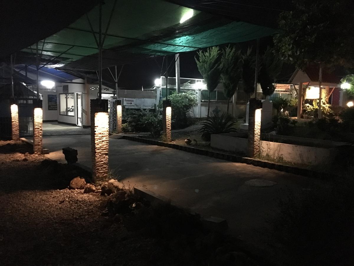 Sunshine Guesthouse 매솟 외부 사진
